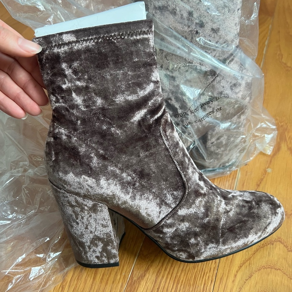 Steve Madden Velvet Heeled Boots in Brown